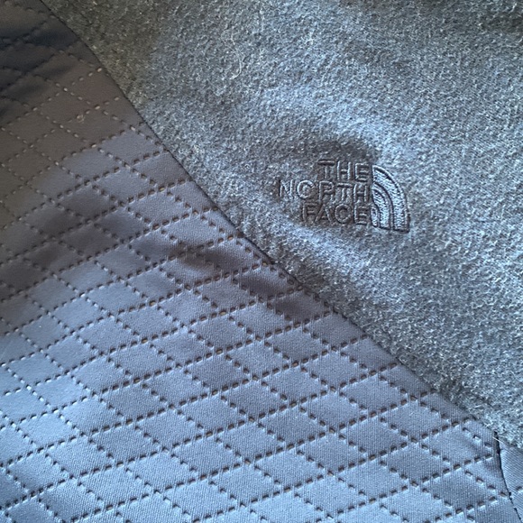 North face Hoodie - Picture 4 of 8